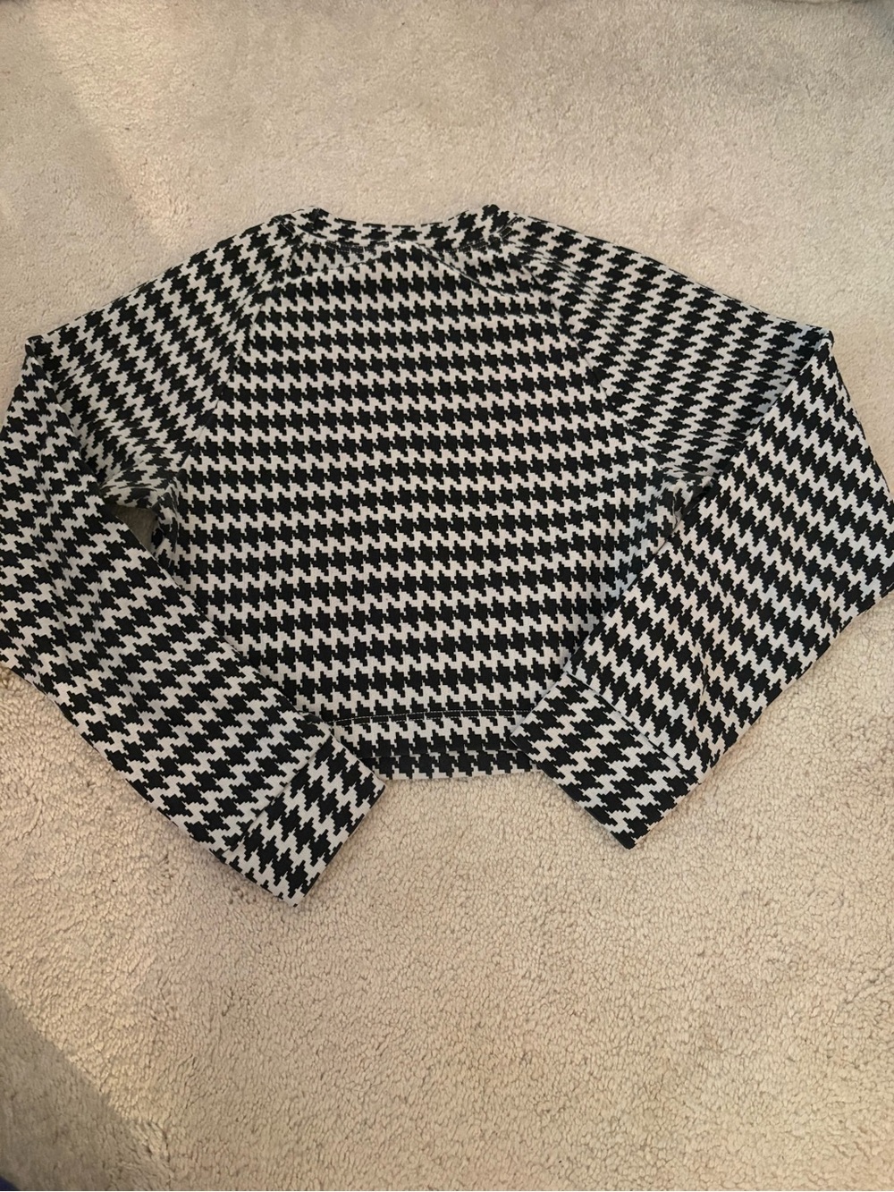 Black & White Houndstooth Cropped Crewneck Sweater Top - Picture 3 of 3